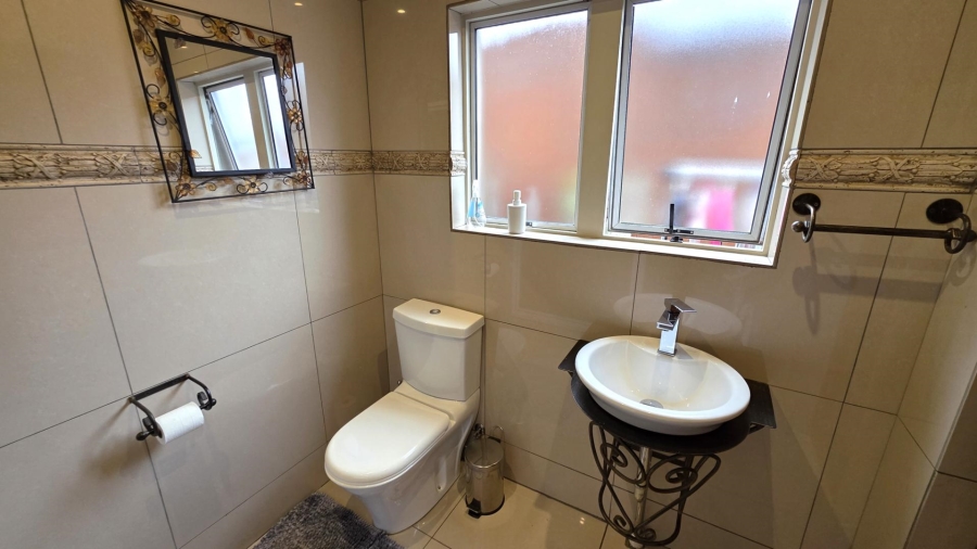 3 Bedroom Property for Sale in Caribbean Beach Club North West